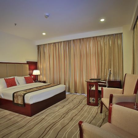 Swiss-Belhotel Blulane Manila Exteriör bild