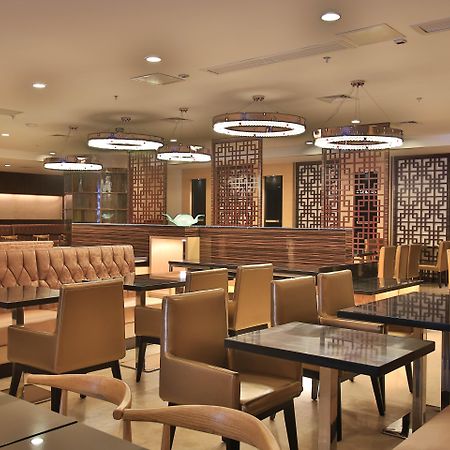 Swiss-Belhotel Blulane Manila Exteriör bild