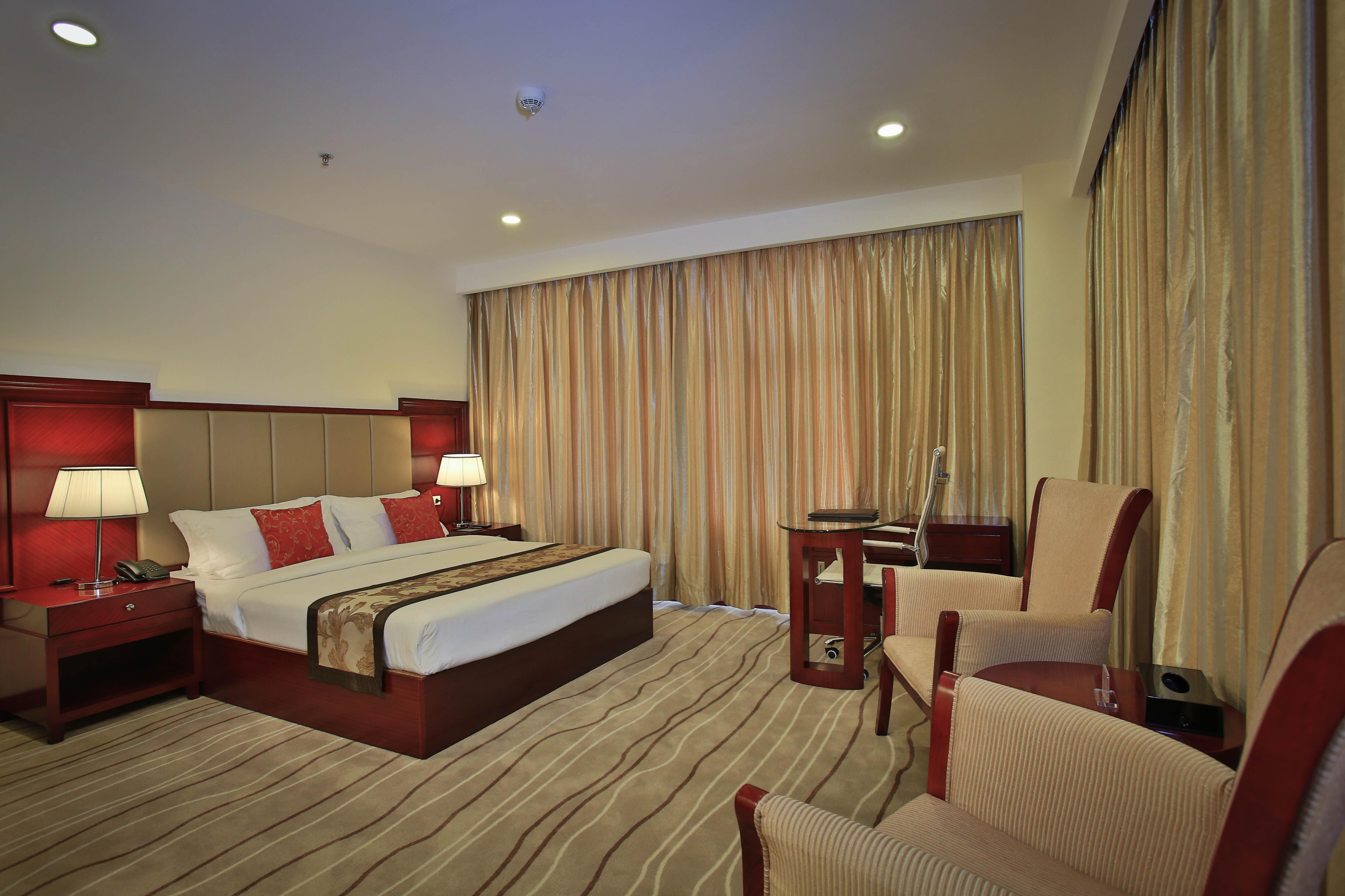 Swiss-Belhotel Blulane Manila Exteriör bild