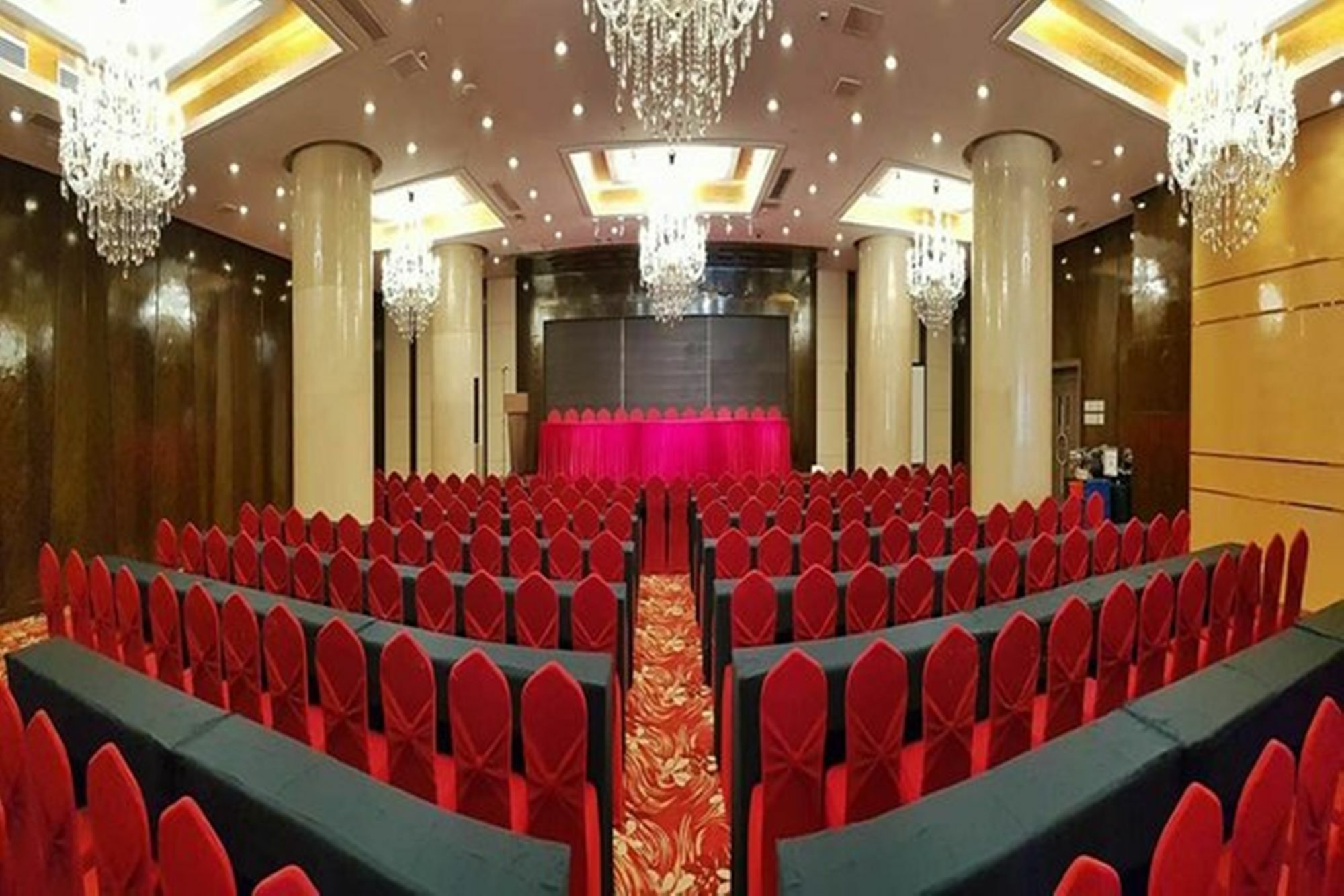 Swiss-Belhotel Blulane Manila Exteriör bild