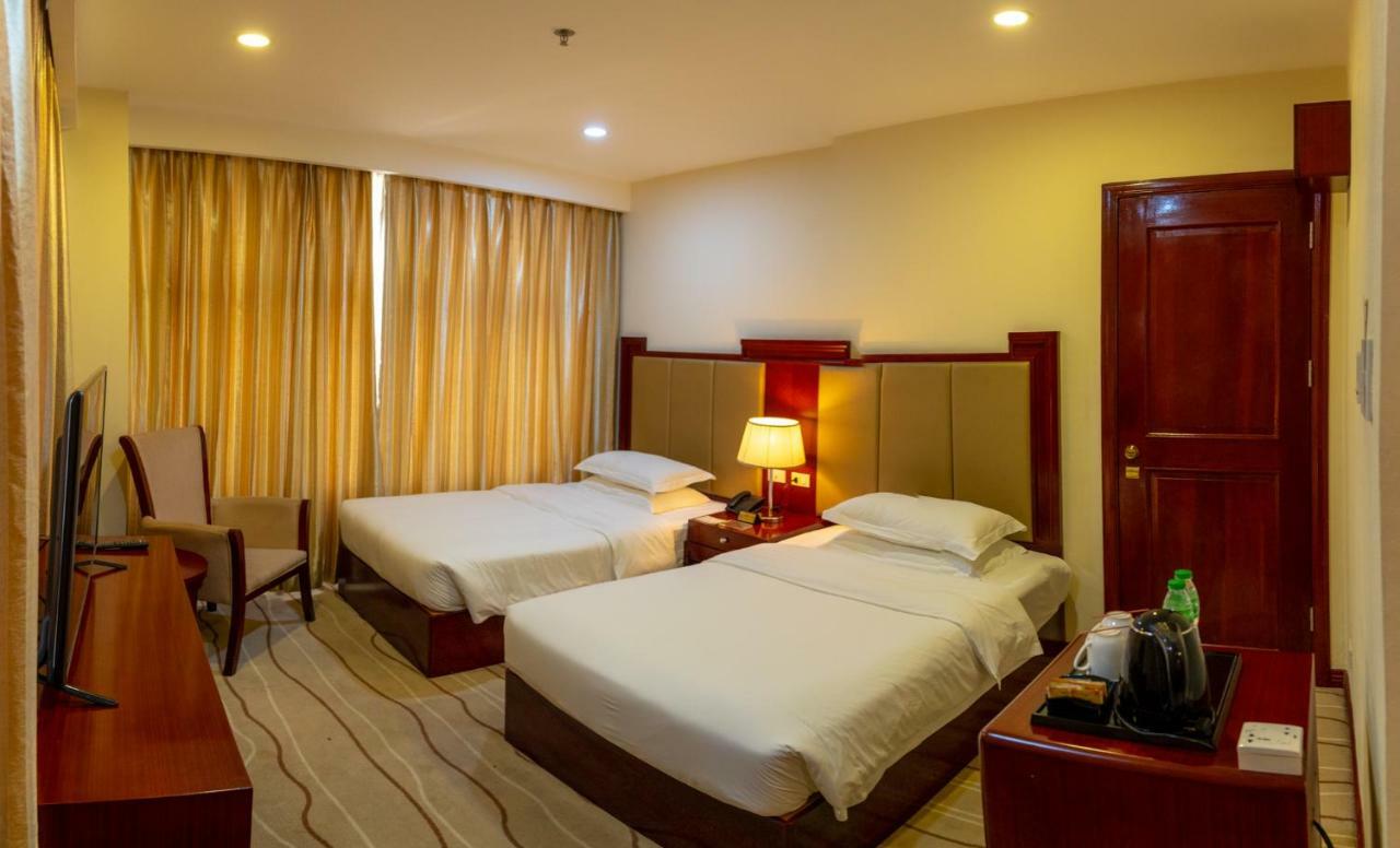 Swiss-Belhotel Blulane Manila Exteriör bild