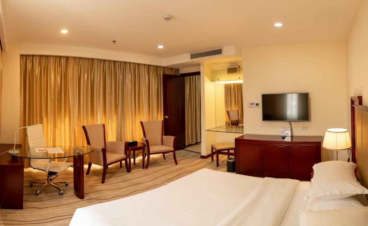 Swiss-Belhotel Blulane Manila Exteriör bild